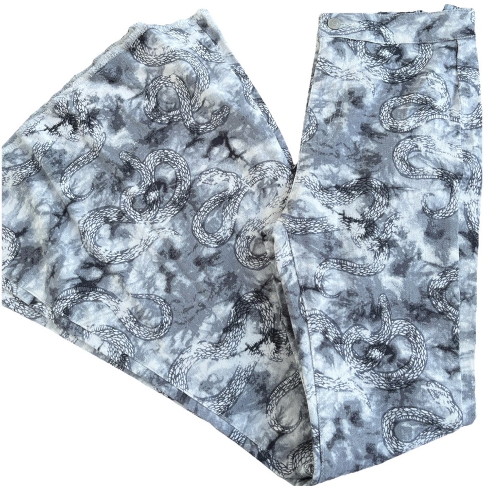 Fashion Nova Watch The Venom Snake Print Flare Jeans - Grey Size S - Picture 2 of 5